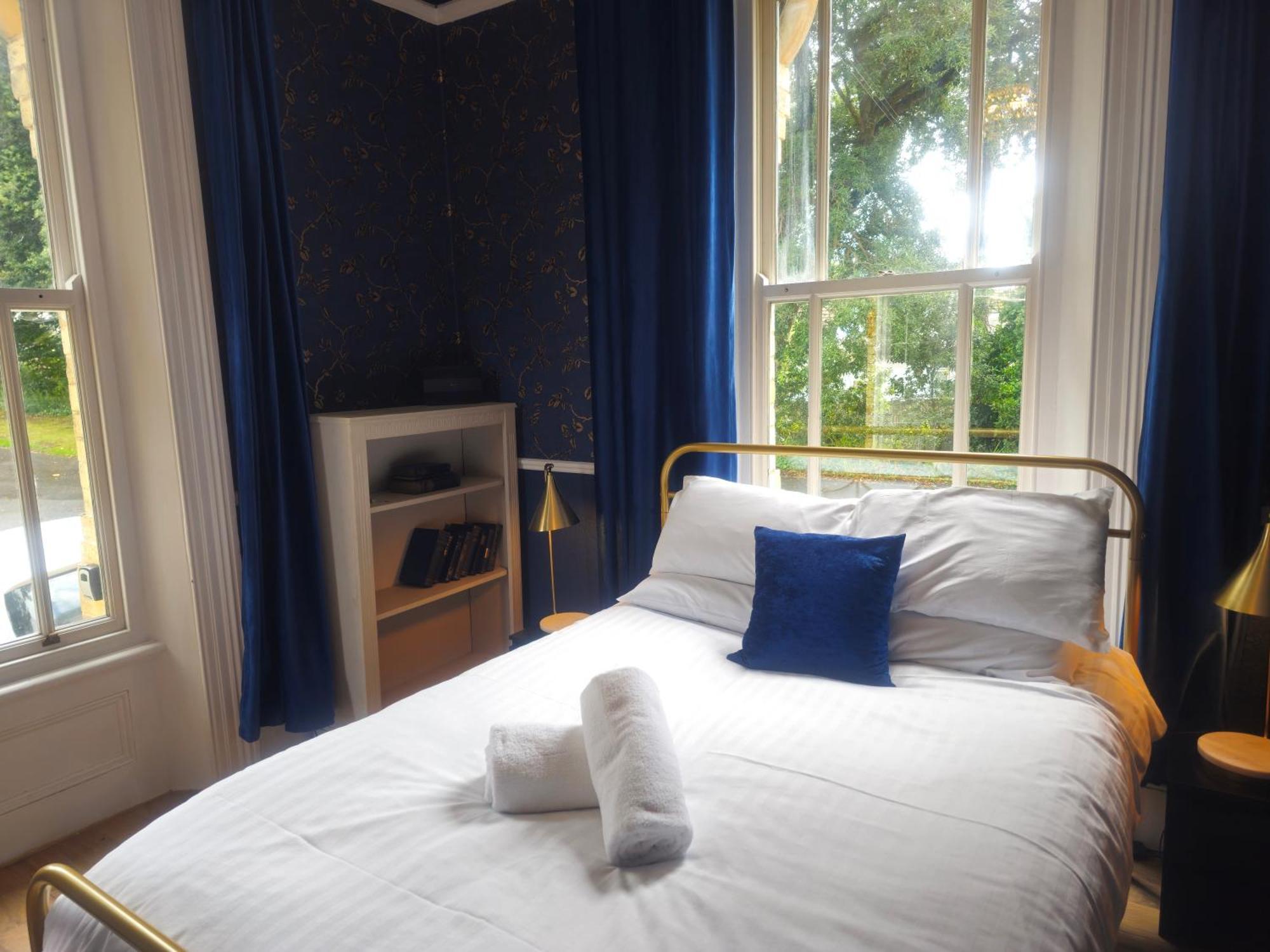 Exquisite 10 Bed Villa Hot Tub And Games Room Μπάρνστεϊπλ Εξωτερικό φωτογραφία