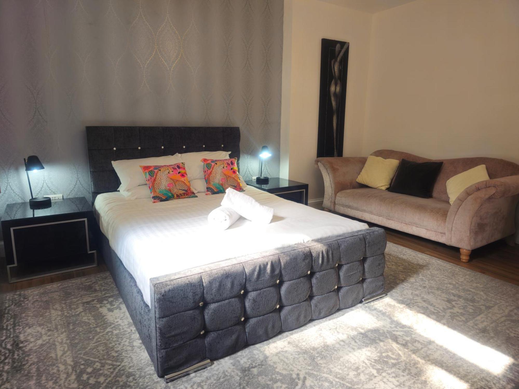 Exquisite 10 Bed Villa Hot Tub And Games Room Μπάρνστεϊπλ Εξωτερικό φωτογραφία