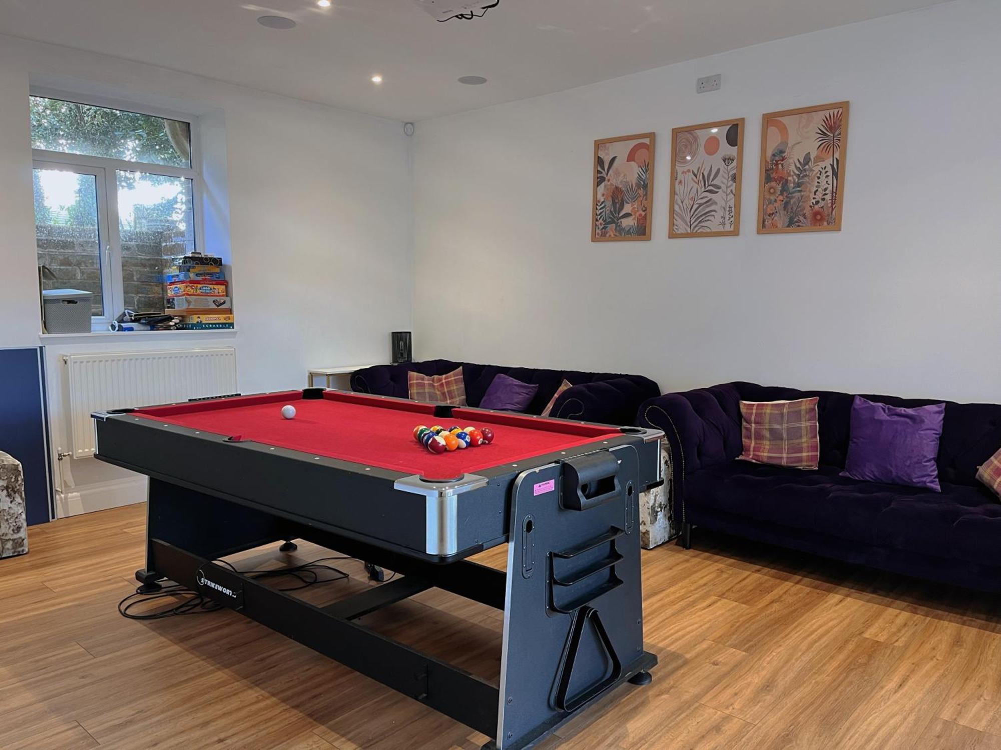 Exquisite 10 Bed Villa Hot Tub And Games Room Μπάρνστεϊπλ Εξωτερικό φωτογραφία