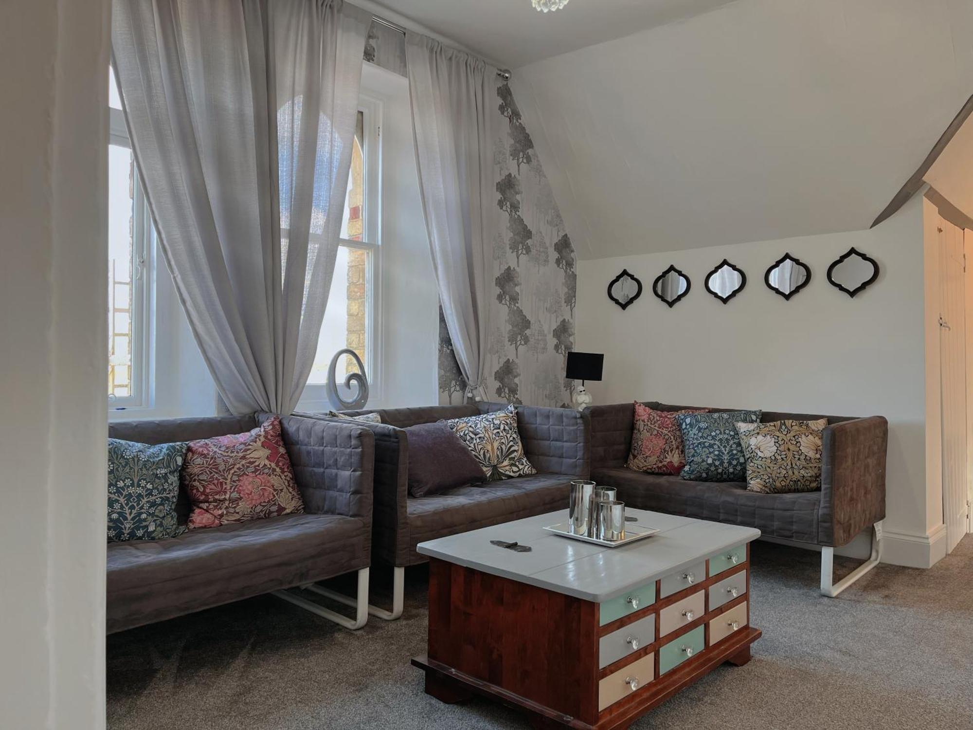 Exquisite 10 Bed Villa Hot Tub And Games Room Μπάρνστεϊπλ Εξωτερικό φωτογραφία