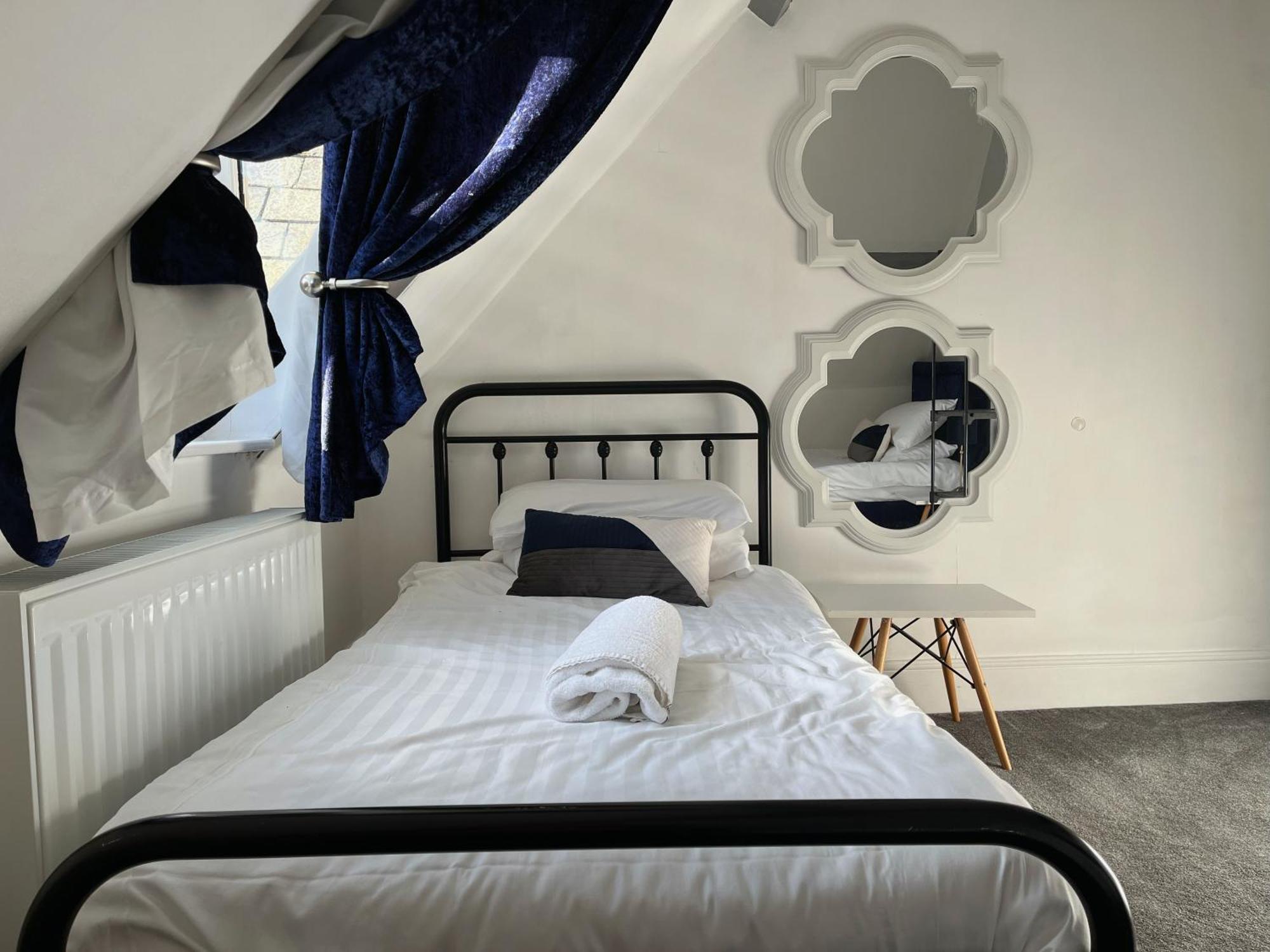 Exquisite 10 Bed Villa Hot Tub And Games Room Μπάρνστεϊπλ Εξωτερικό φωτογραφία