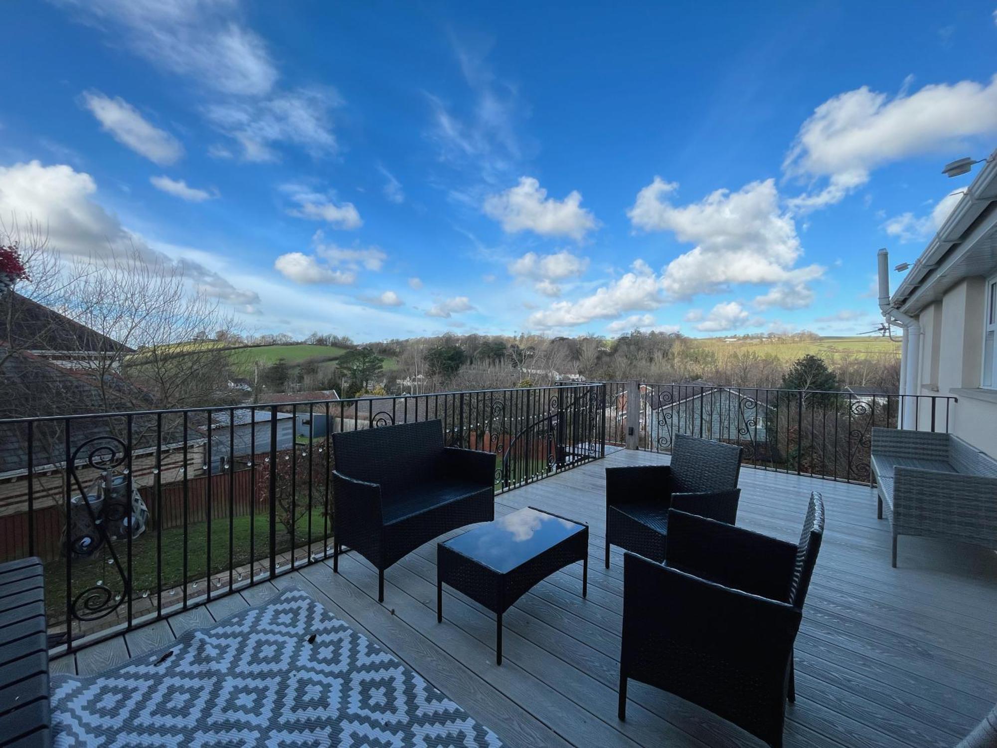 Exquisite 10 Bed Villa Hot Tub And Games Room Μπάρνστεϊπλ Εξωτερικό φωτογραφία