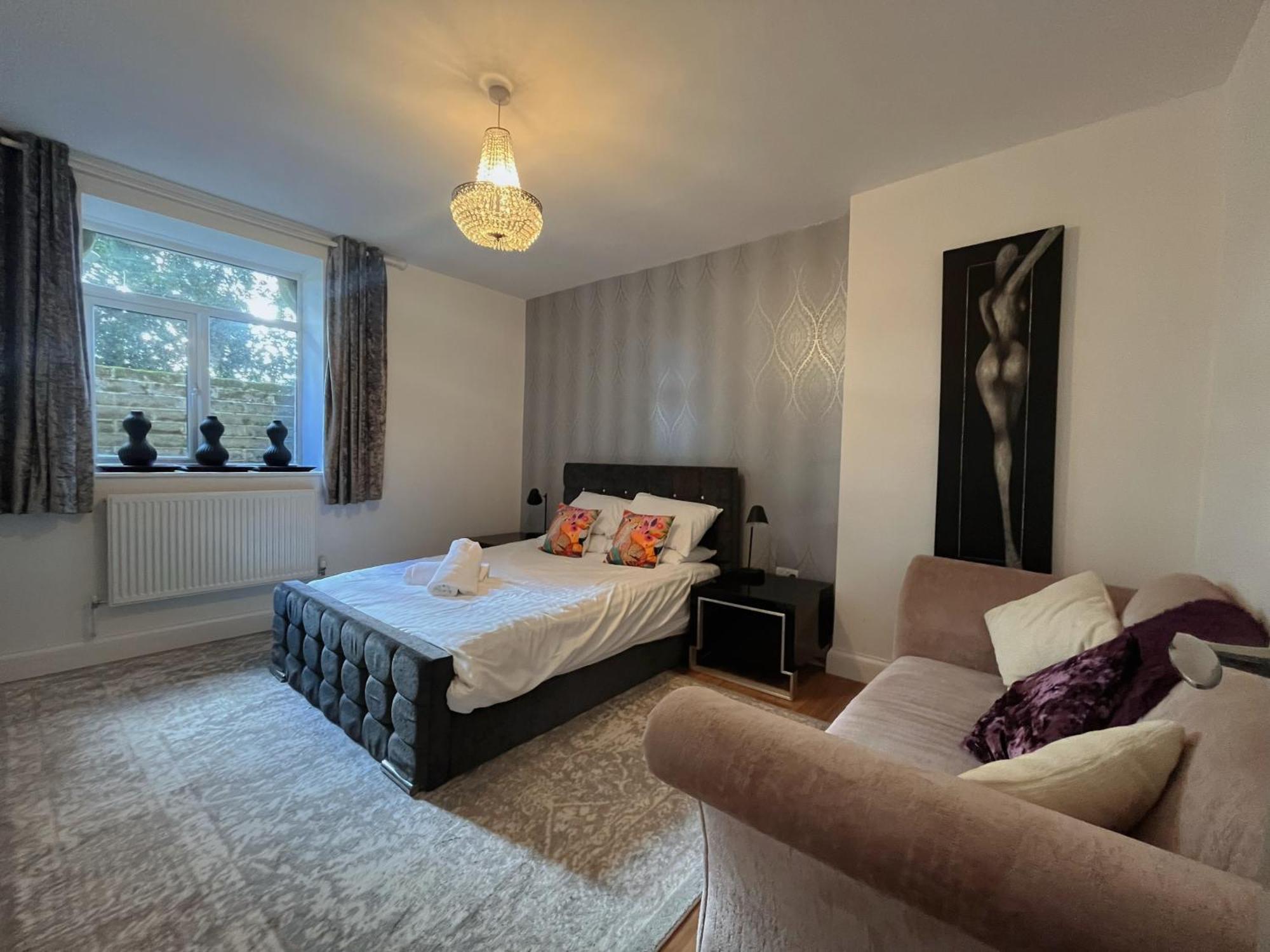 Exquisite 10 Bed Villa Hot Tub And Games Room Μπάρνστεϊπλ Εξωτερικό φωτογραφία